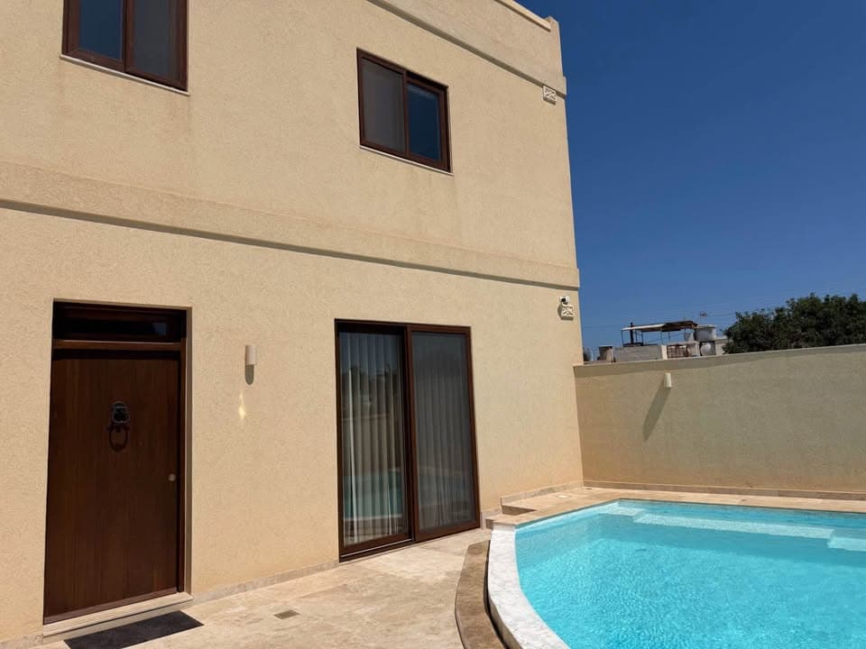 Exclusive Seafront Luxury 5-Bedroom Villa in Marsascala St Thomas Bay