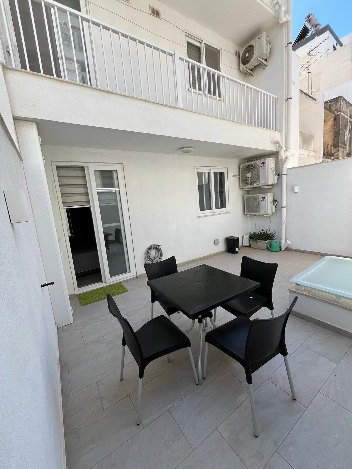 Modern & Well-Presented 2-Bedroom Ground-Floor Maisonette in Swieqi