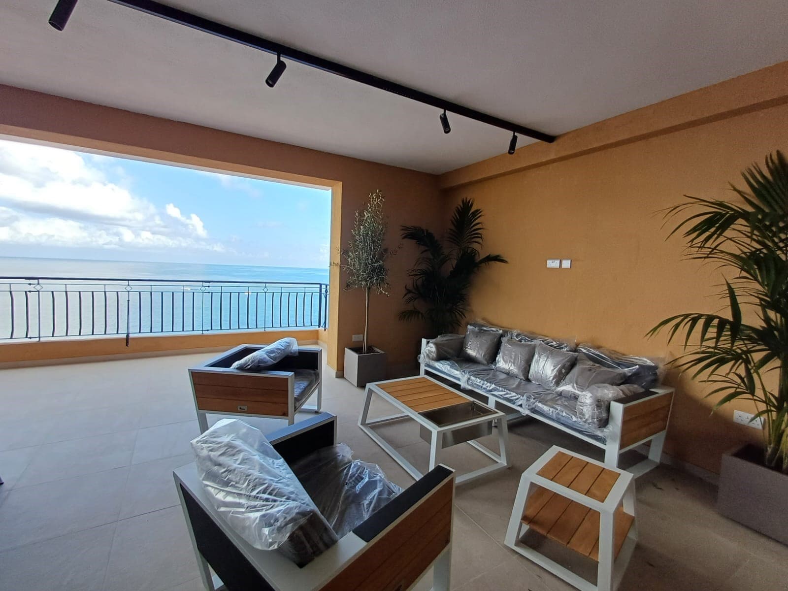 Magnificent Designer-Finished 196 sqm 3-Bedroom Seafront Apartment in Sliema