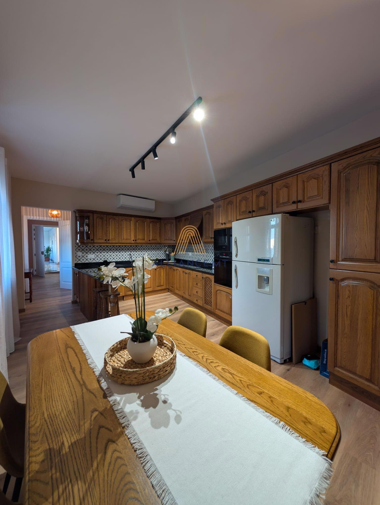 2 Bedroom Apartment for Rent in Sliema [LAPT666227]
