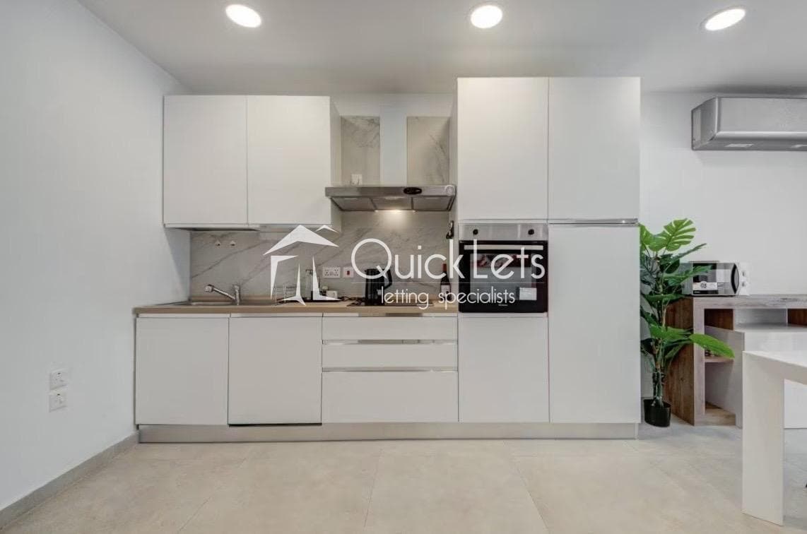 Bright, modern 2 bedrooms apartment