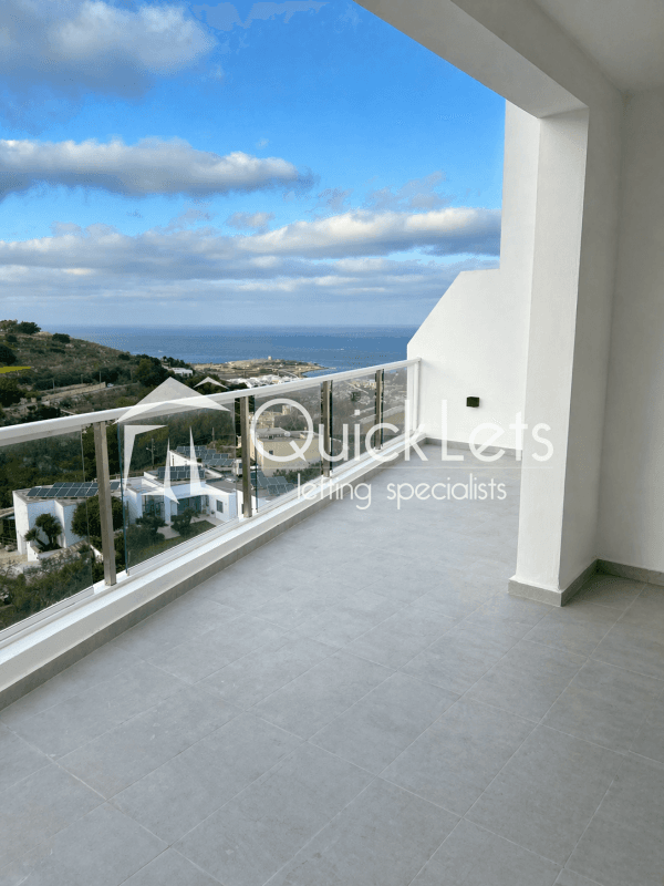 Penthouse with 2 large terraces