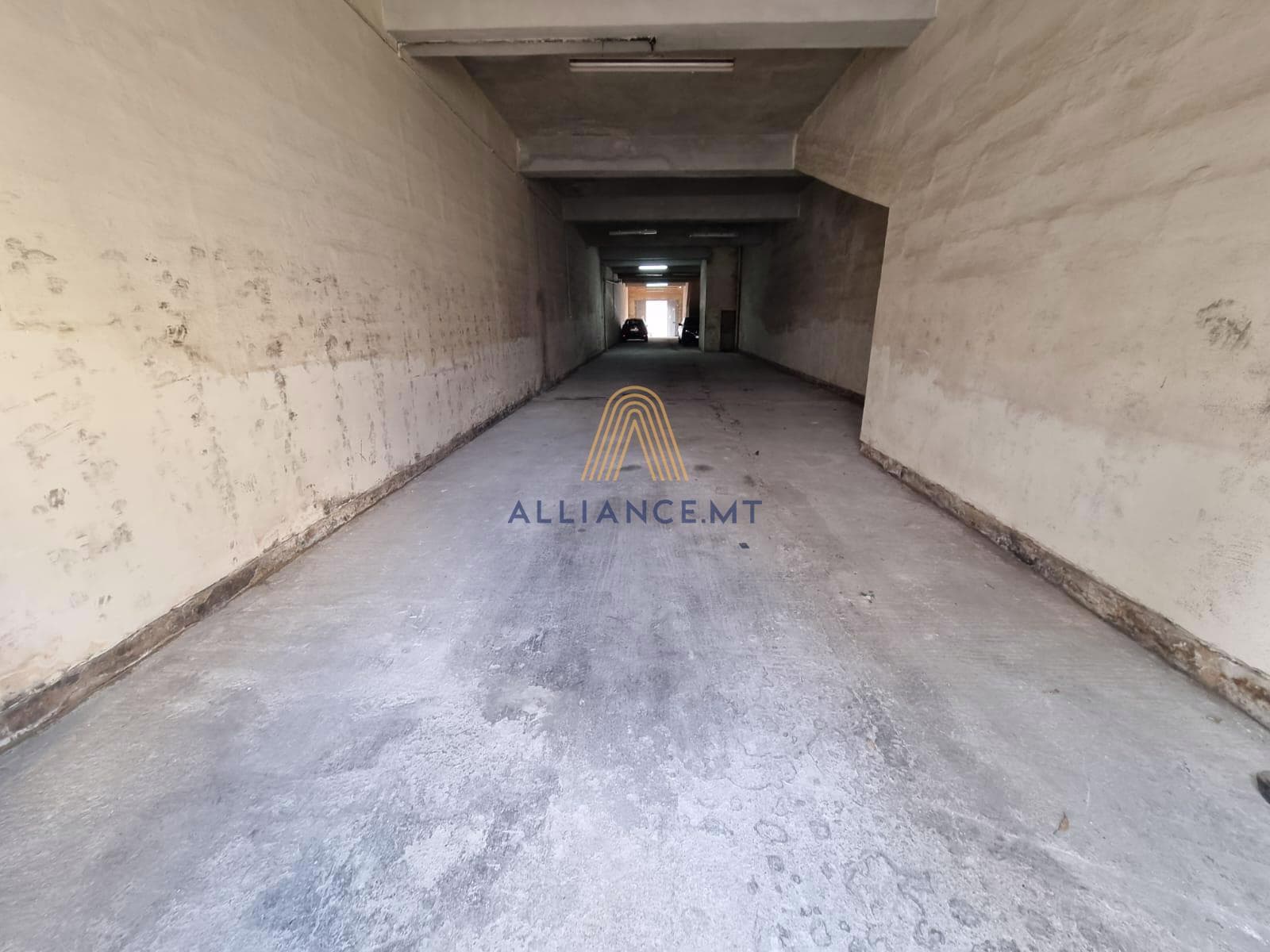 262 SQM Garage for Sale in Qormi [SGAR643563]