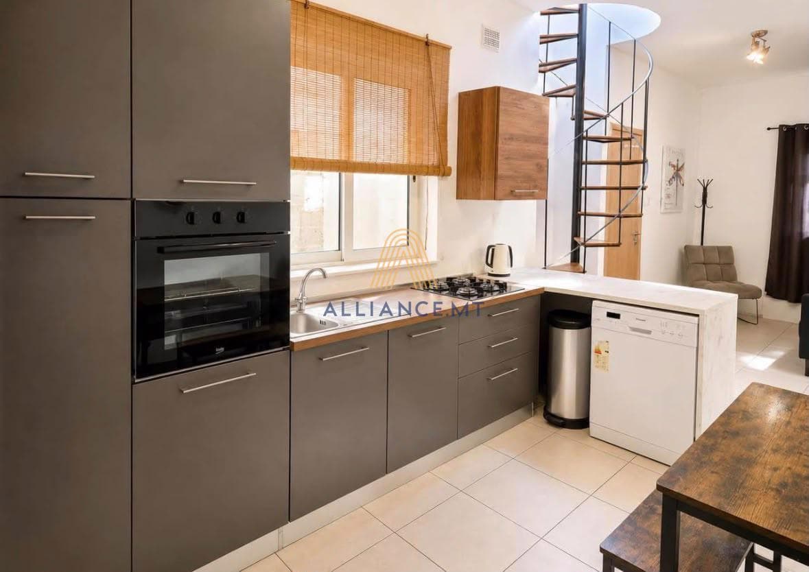 2 Bedroom Penthouse (Duplex) for Rent in Floriana [LPDU666412]