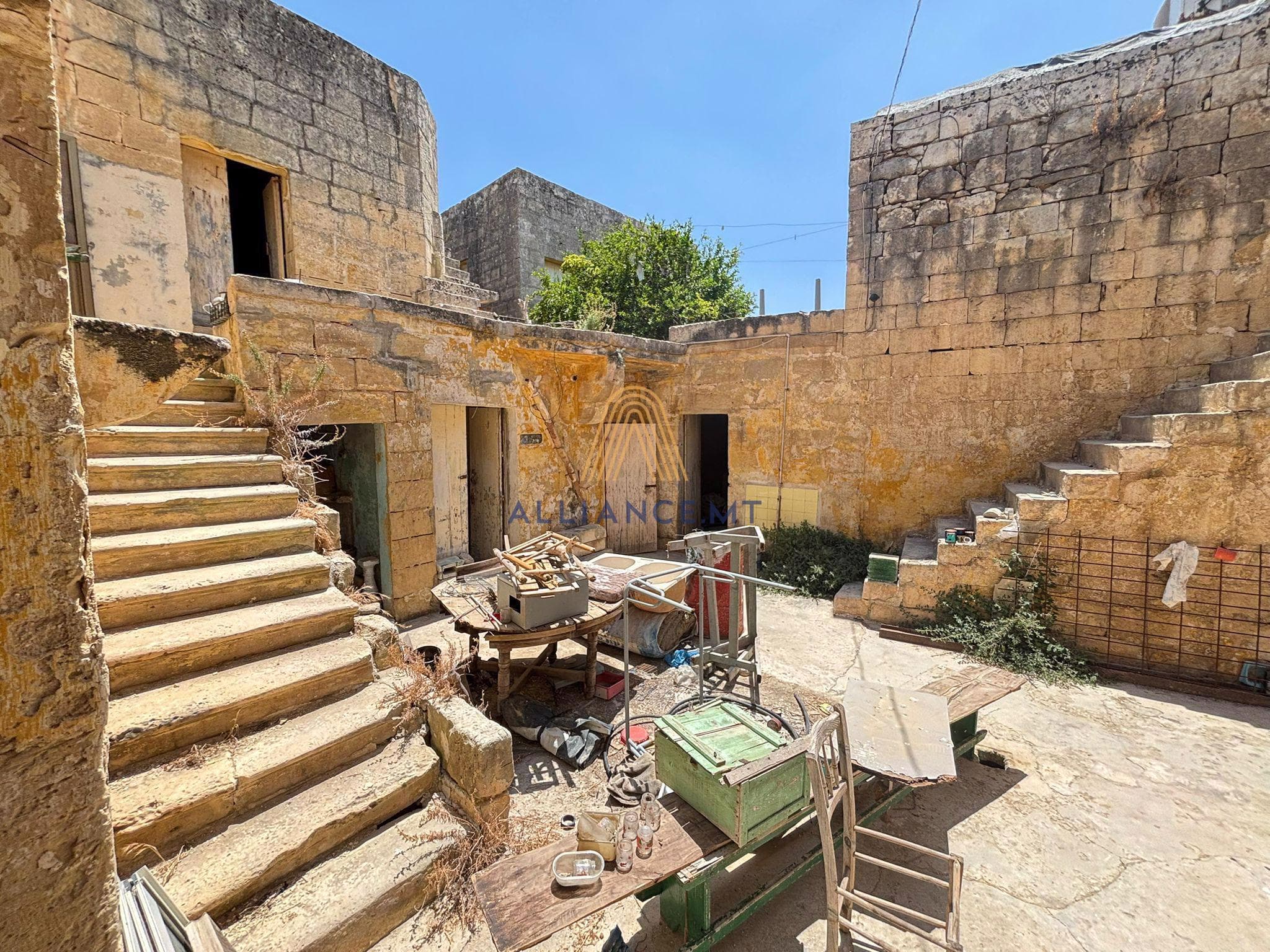 4 Bedroom House Of Character for Sale in Zebbug [SHOC665577]