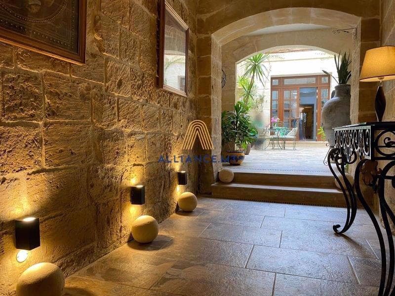 3 Bedroom House Of Character for Sale in Tarxien [SHOC652285]