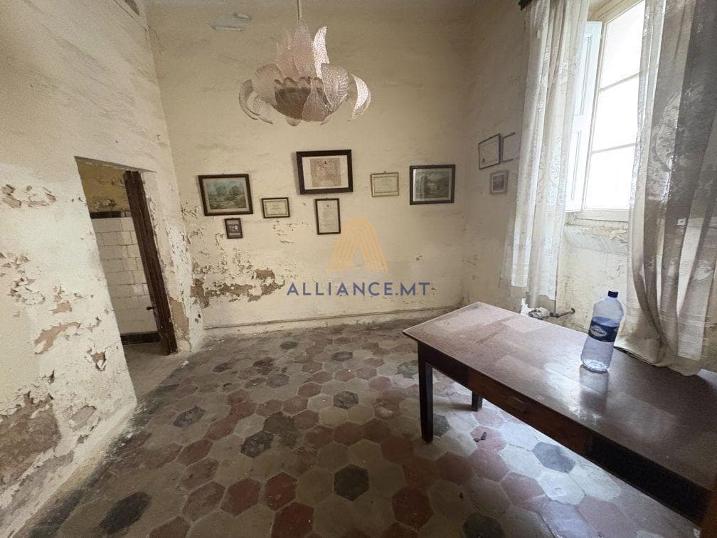 2 Bedroom House Of Character for Sale in Luqa [SHOC664311]