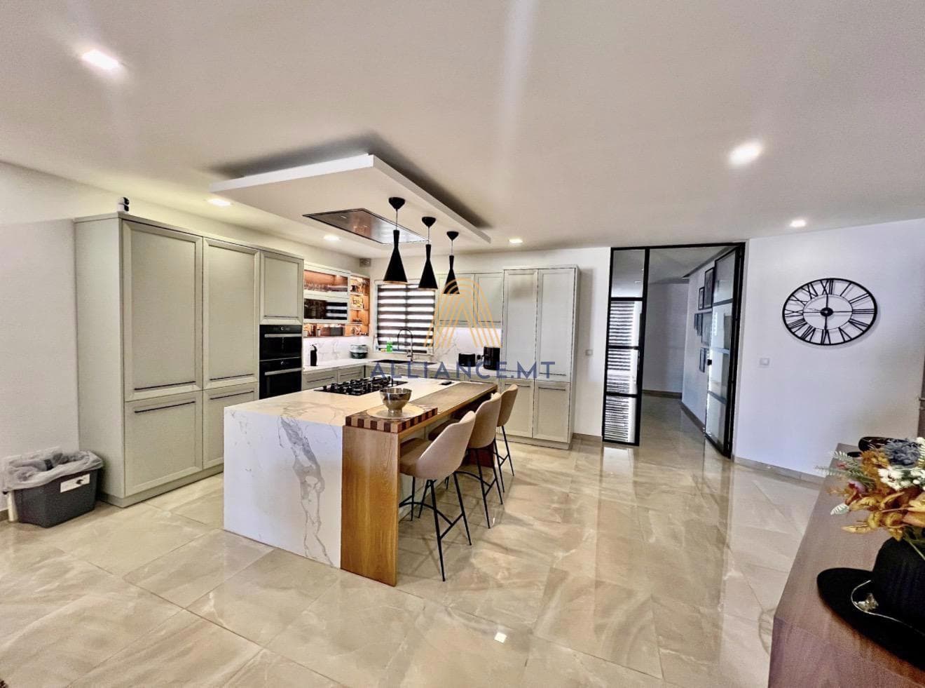 3 Bedroom Apartment for Rent in Zurrieq [LAPT666061]
