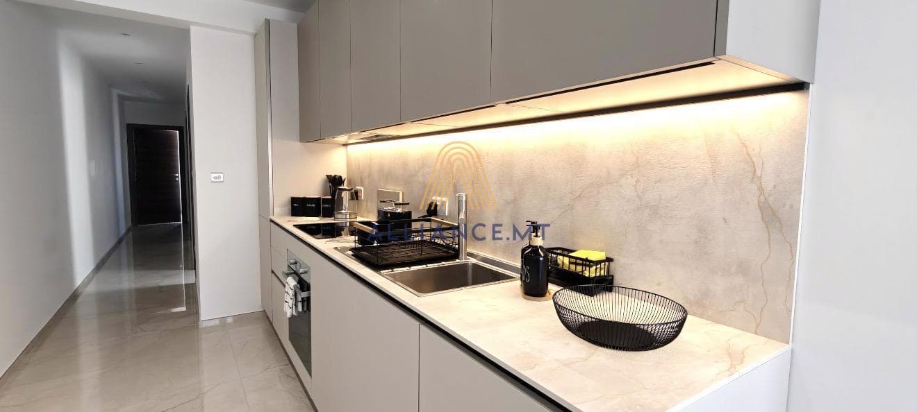2 Bedroom Penthouse for Rent in Msida [LPTH666045]