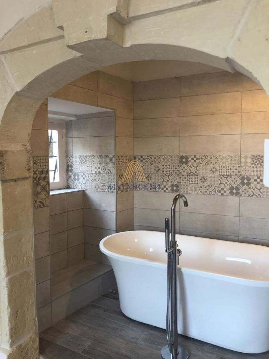 3 Bedroom Guest House for Rent in Naxxar [LGHO226749]