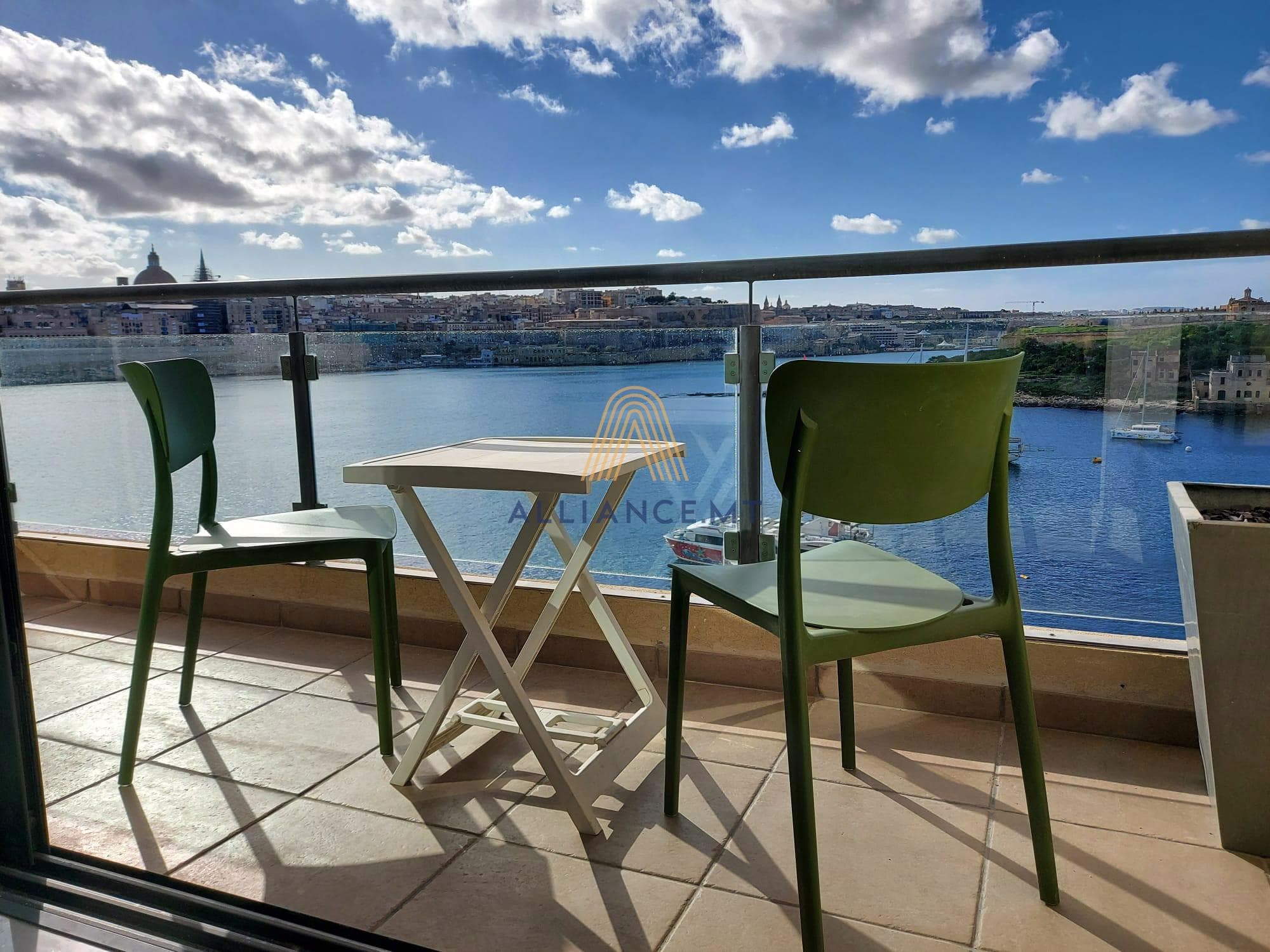 2 Bedroom Apartment for Rent in Sliema [LAPT246321]