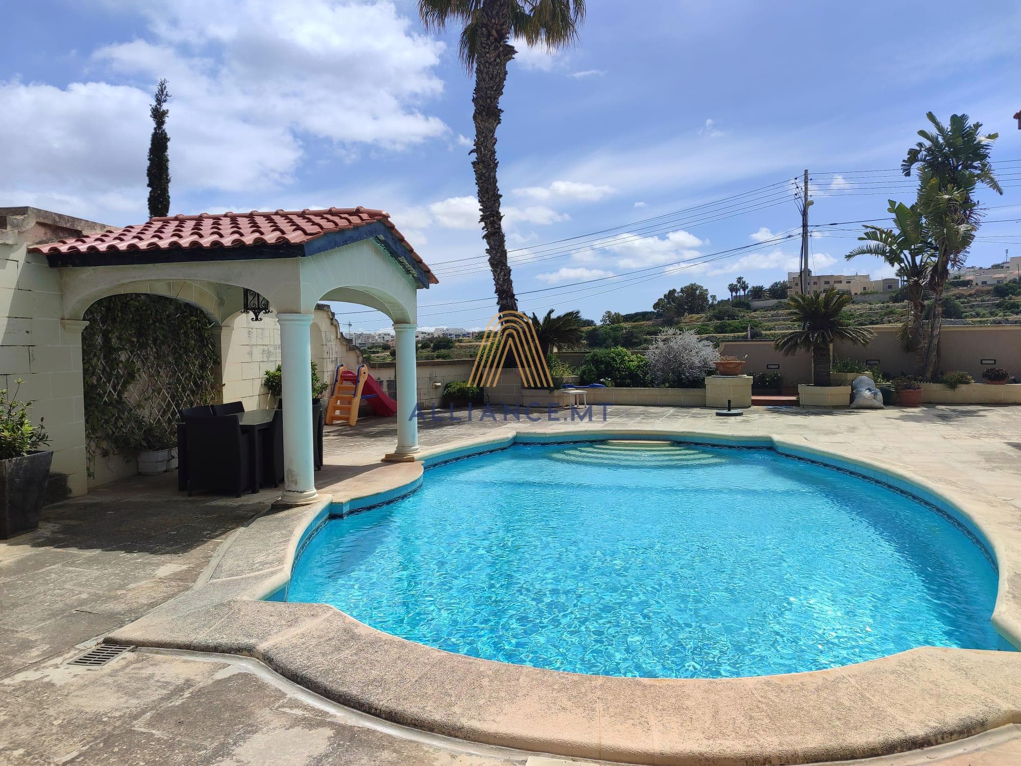 2 Bedroom Villa Semi-Detached for Rent in Swieqi [LVSD642253]