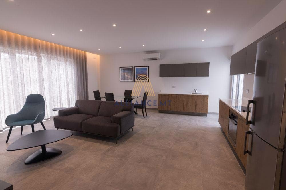 2 Bedroom Penthouse for Rent in Gzira [LPTH227323]