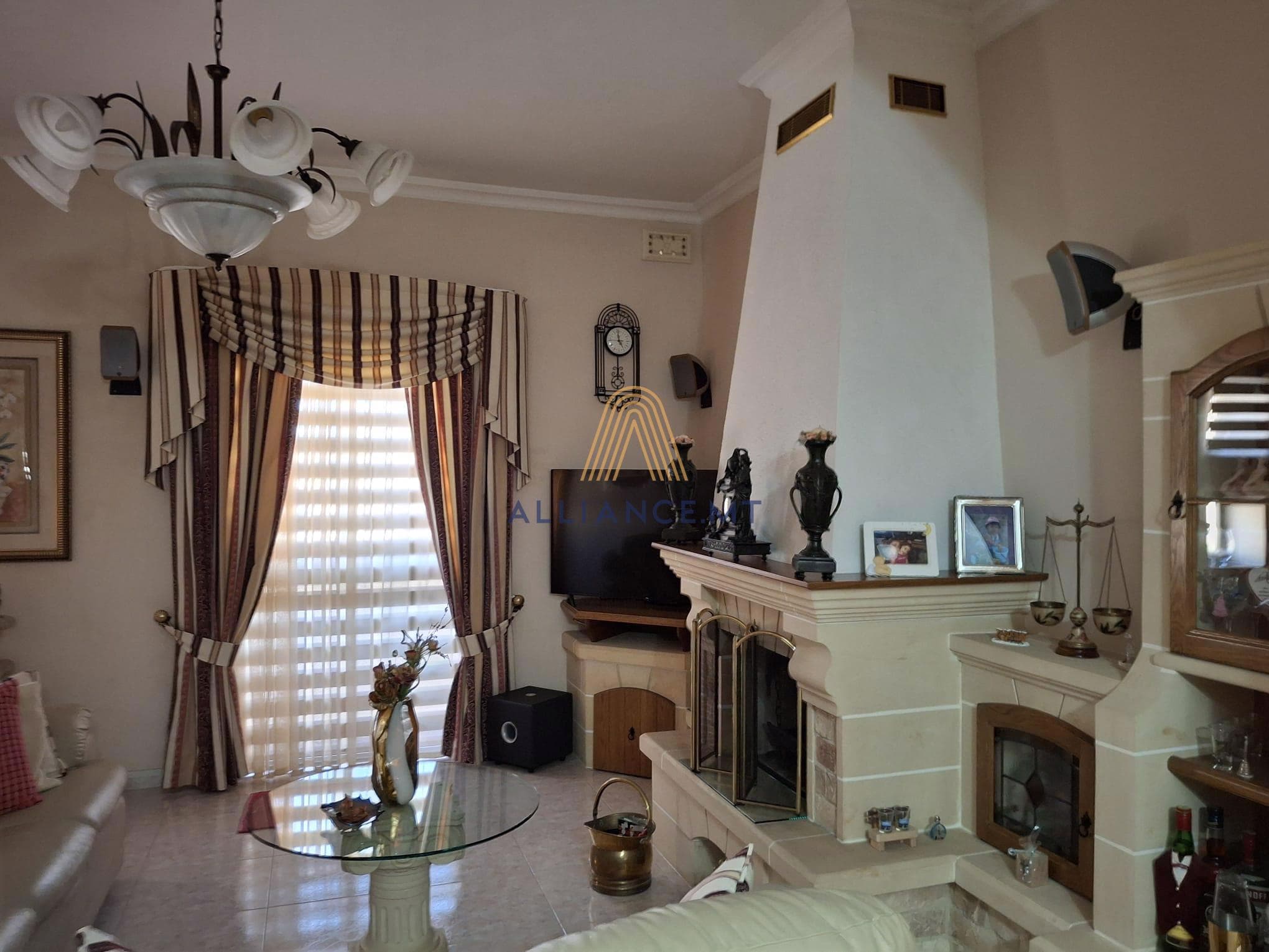 3 Bedroom Maisonette (1st Floor) for Sale in Birzebbuga [SMSN1F657299]
