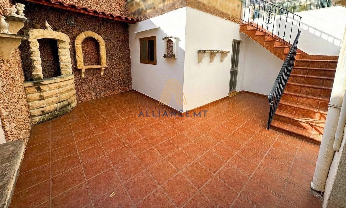 3 Bedroom Maisonette (Ground Floor) for Sale in Fgura [SMSNG657699]