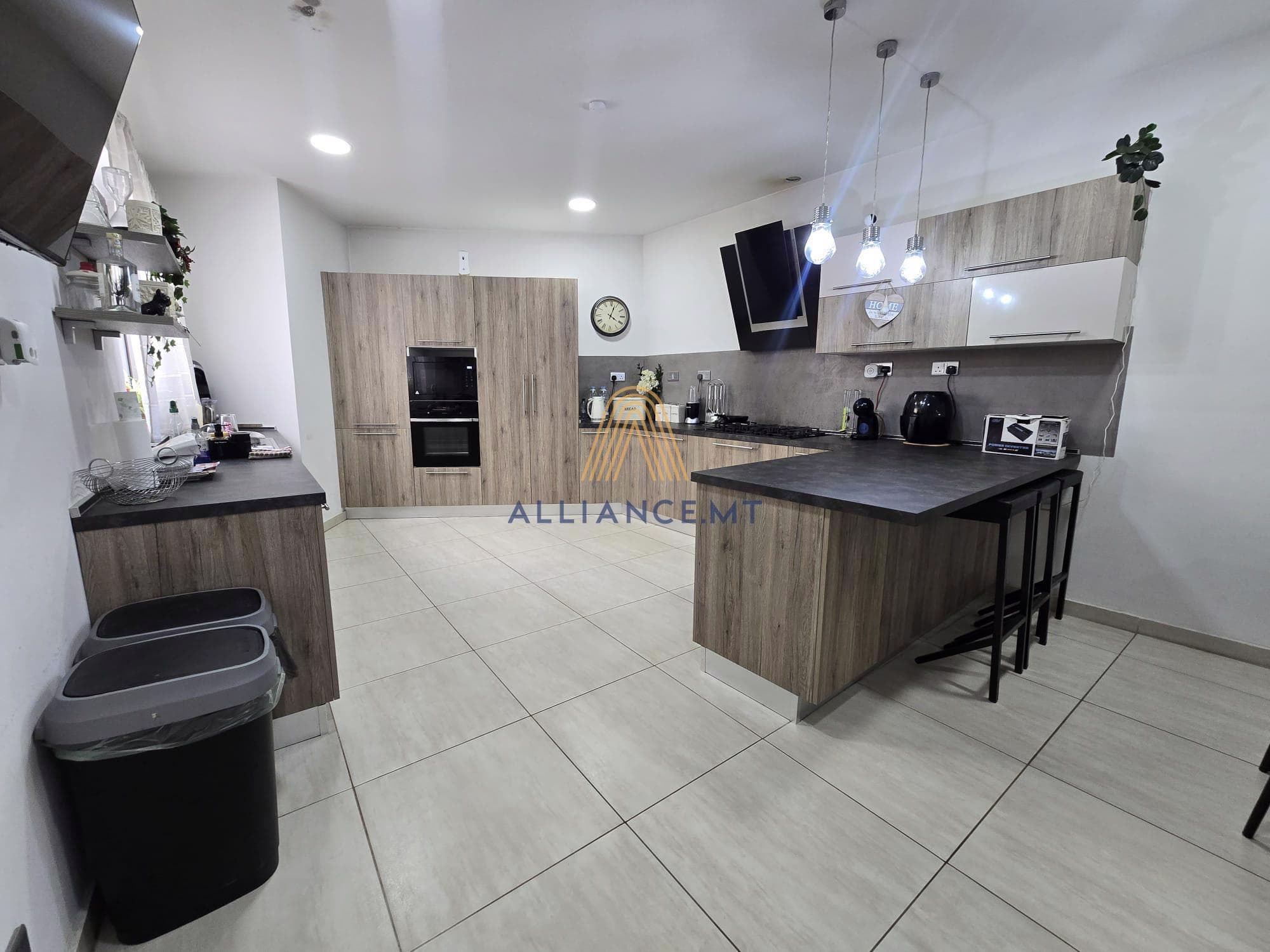 3 Bedroom Maisonette (1st Floor) for Sale in Hamrun [SMSN1F666582]