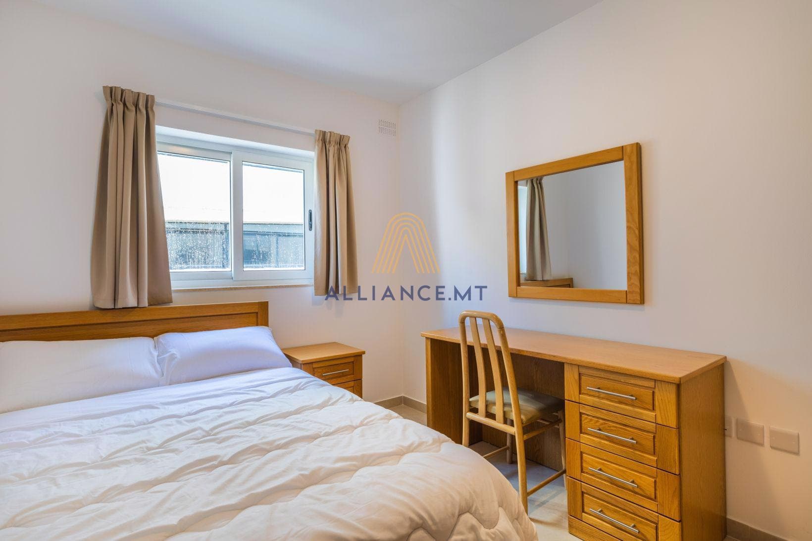 3 Bedroom Apartment for Rent in Sliema [LAPT227288]
