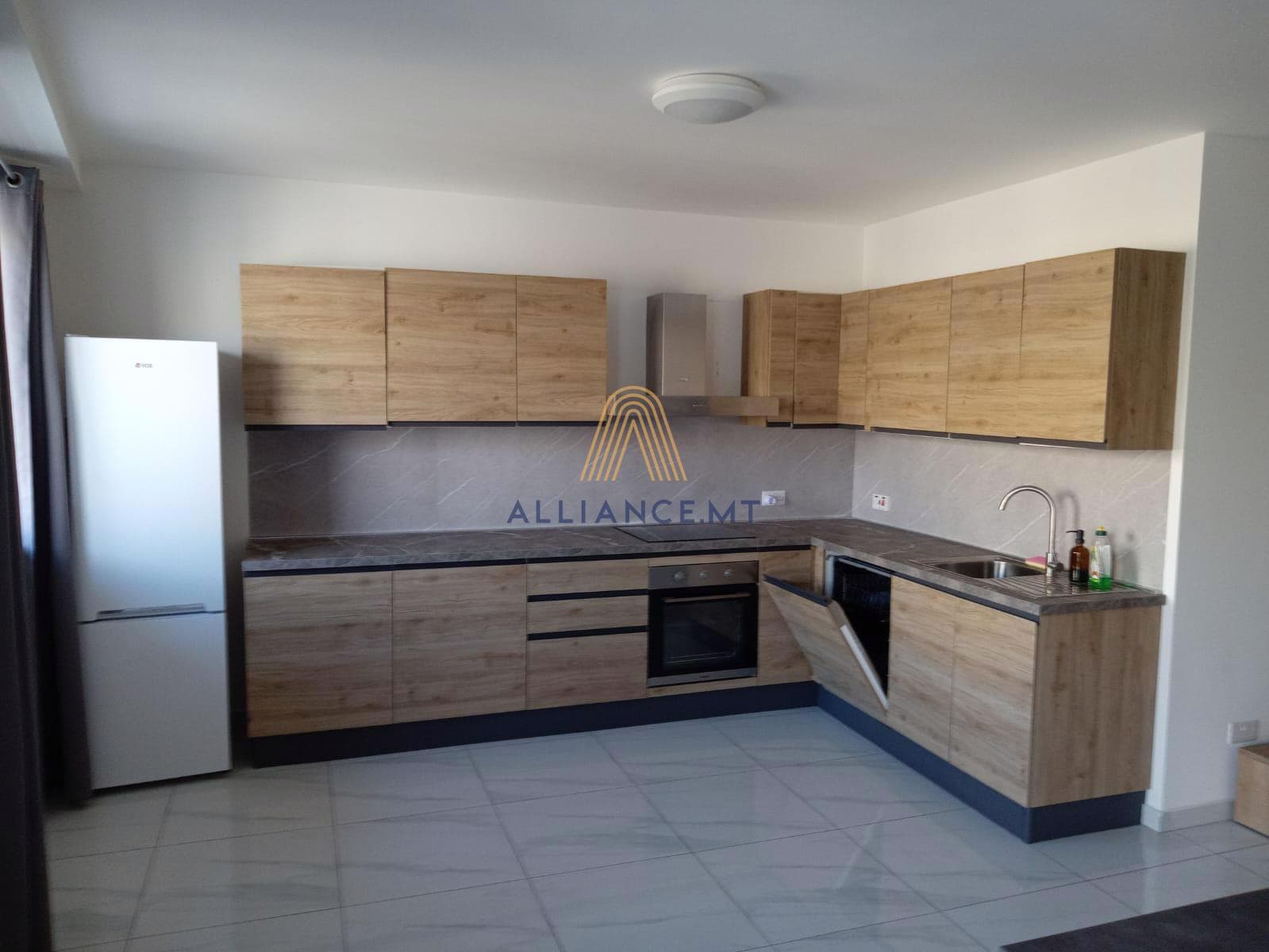 2 Bedroom Apartment for Rent in St Paul's Bay San Pawl il-Bahar [LAPT246029]